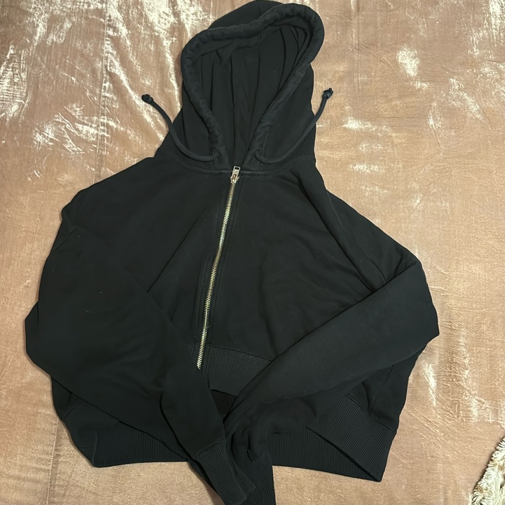 Hollister black cropped zip up
